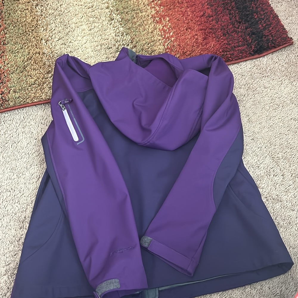 100% polyester purple rain jacket. 💜 - Picture 5 of 5
